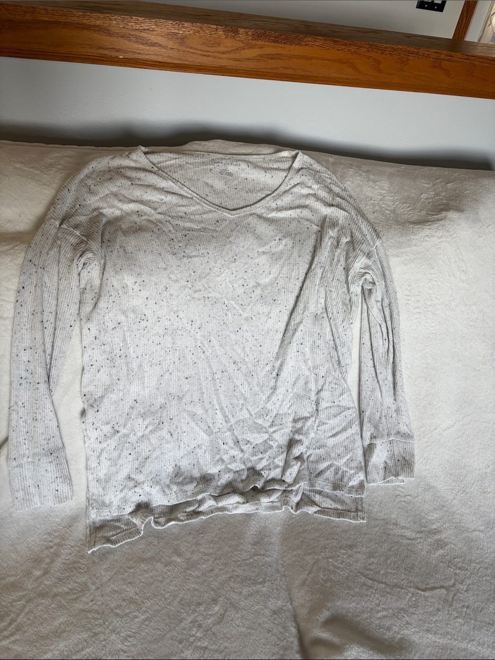 American Eagle Outfitters Cream Speckled V-Neck Long Sleeve Top